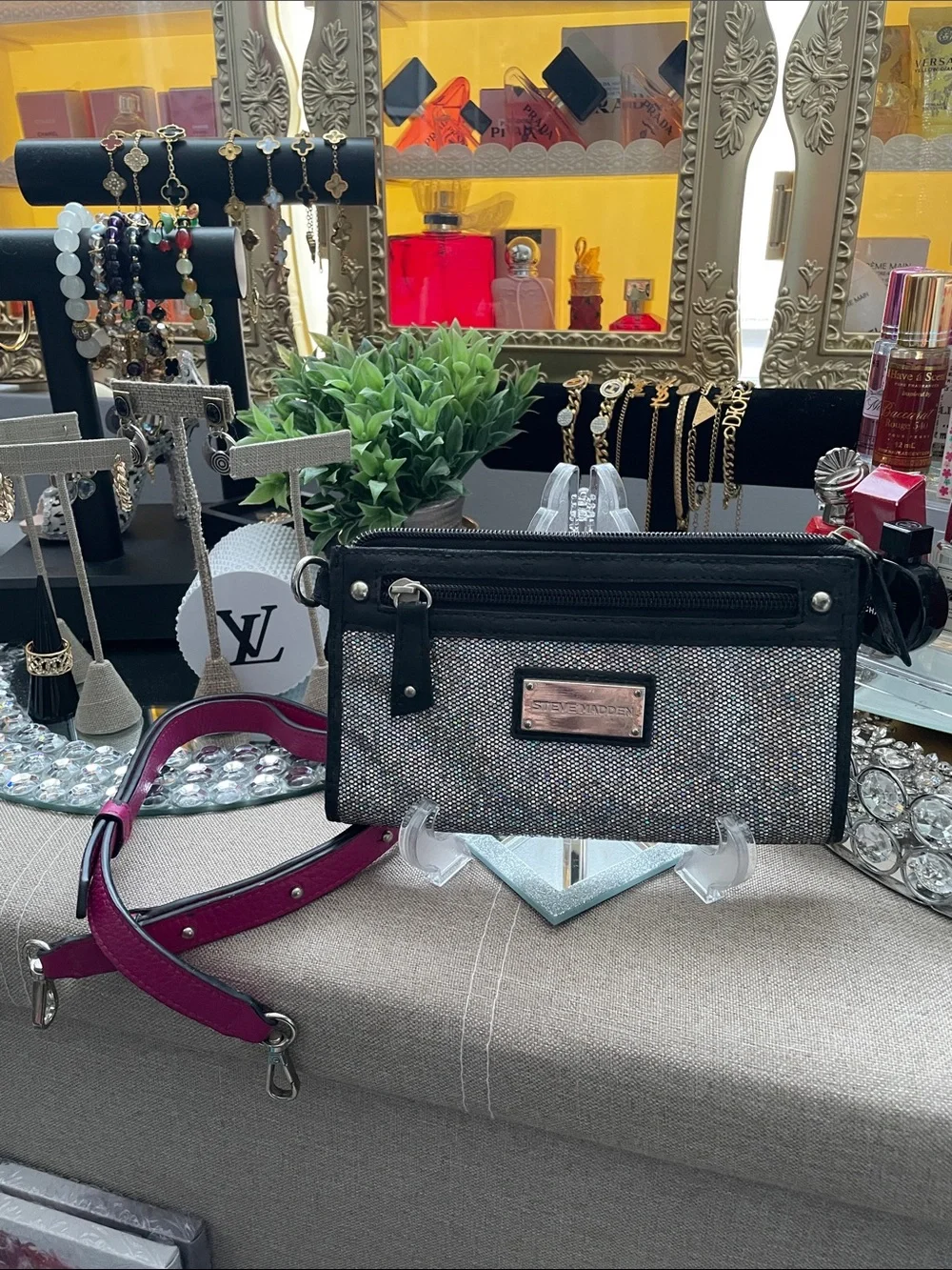 ✨Steve Madden Sparkle Crossbody Wristlet with Pink shoulder  Strap✨Preloved